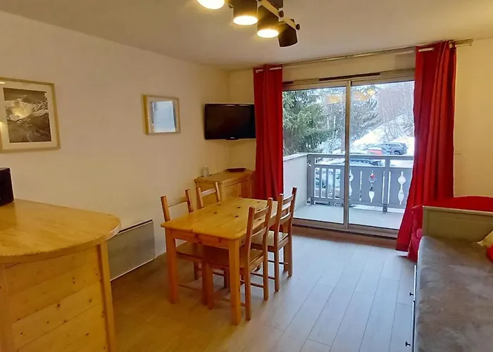 T1 Les 2 Alpes Le Kandahar Апартаменты *